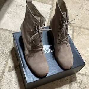 Sorel Cate Lace Boots Size 11